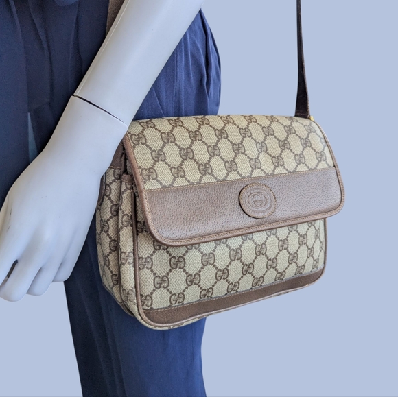 Gucci Beige and Brown Monogram Shoulder Bag - Picture 3 of 16